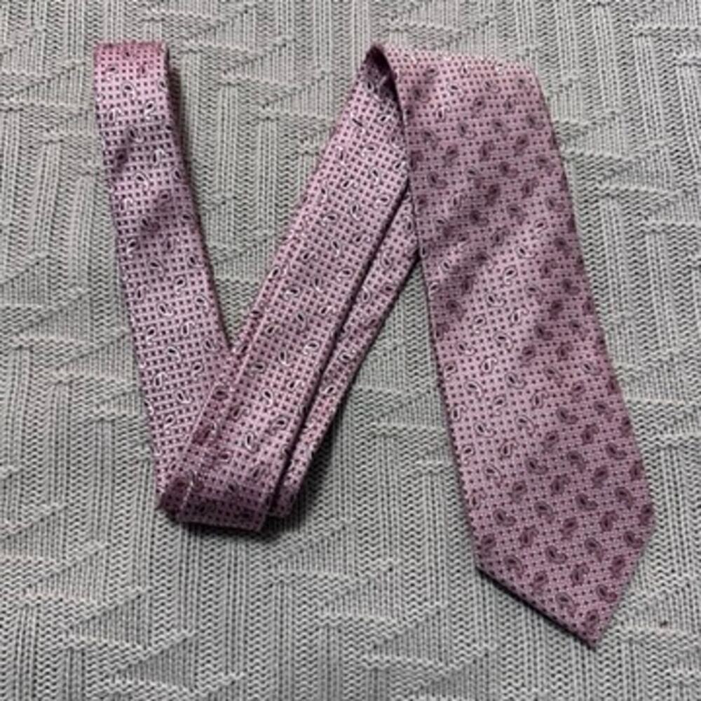 Bachrach pink small paisley silk tie